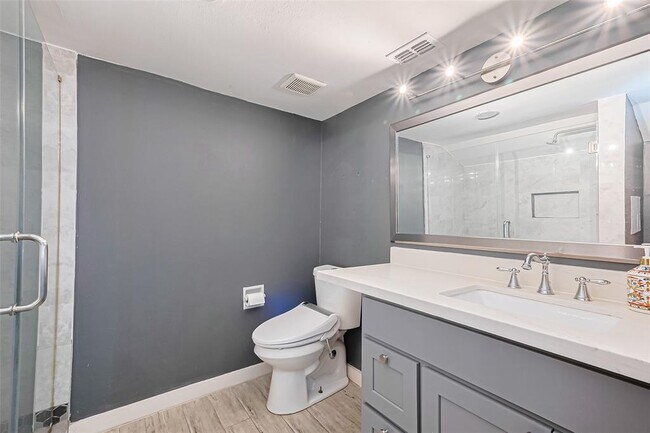 Building Photo - 12625 Memorial Dr
