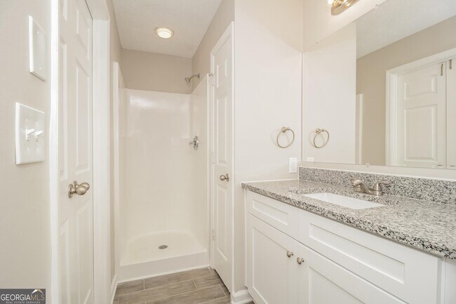Building Photo - 3204 Rimrock Dr