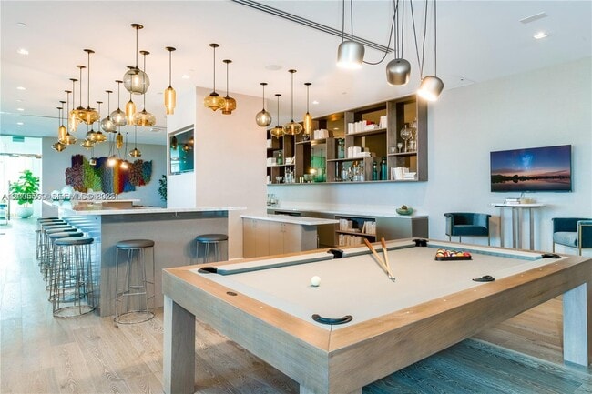 Building Photo - 650 NE 32nd St