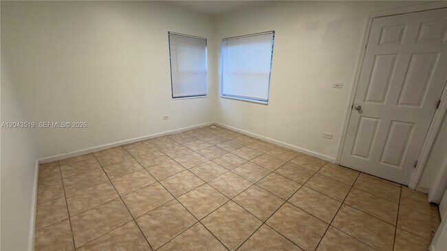 Building Photo - 808 84th St