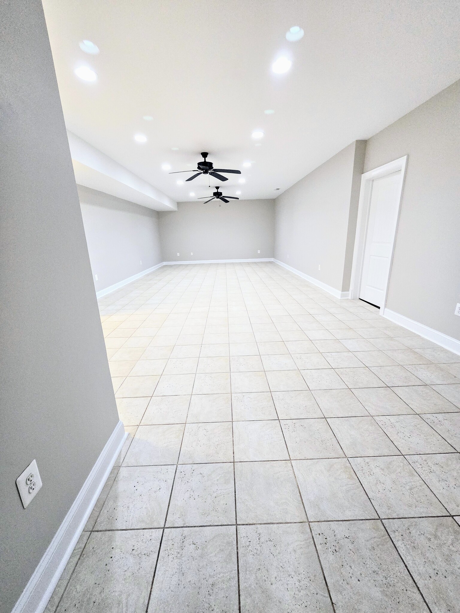 Building Photo - 10850 Misty Creek Ct