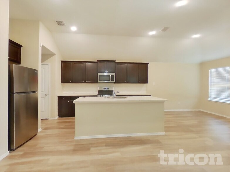 Building Photo - 2428 Dolostone Dr