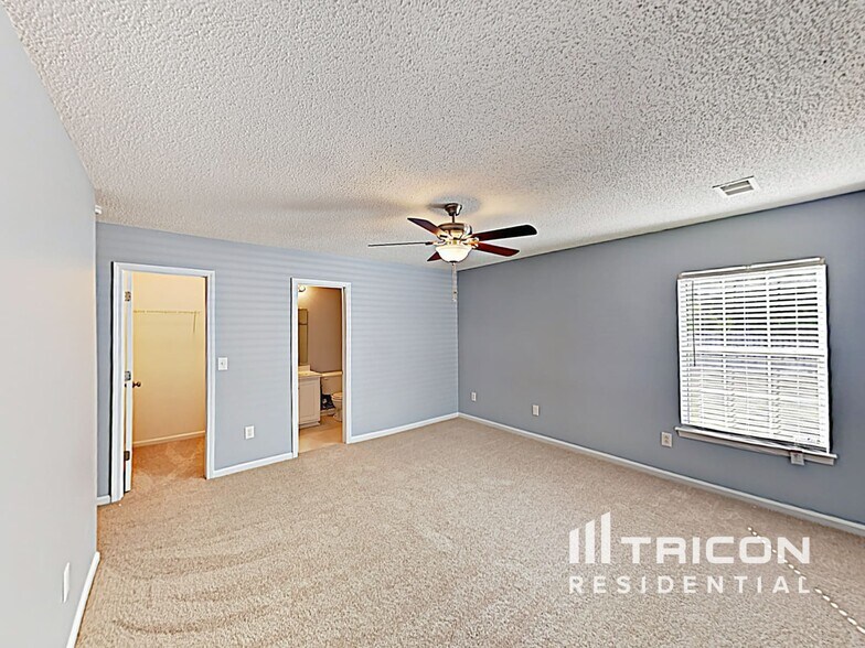 Building Photo - 156 Springway Dr