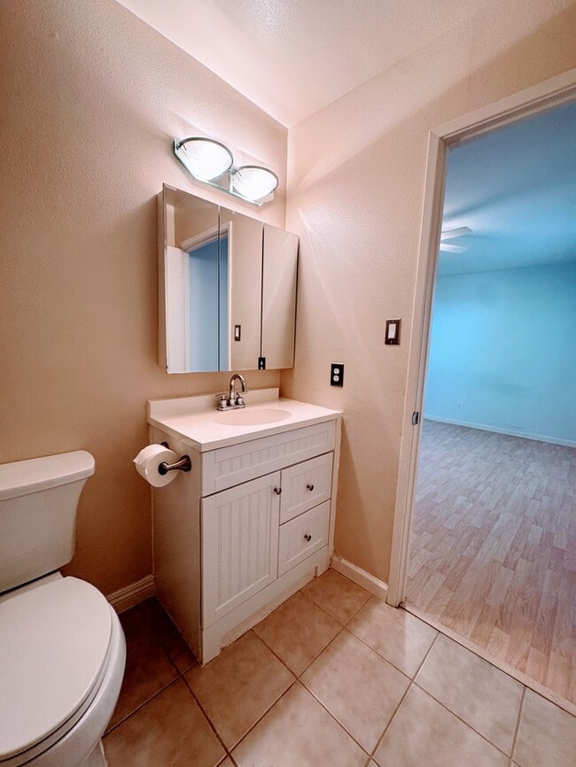 Building Photo - 4BR SFR w/ 2-Car Garage, RV Parking & Big Yard in Rocklin