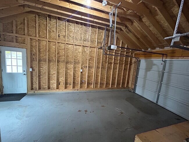 Building Photo - 75 Marlboro Rd