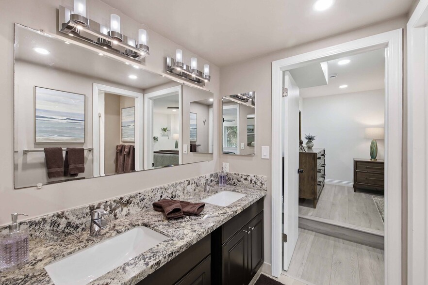 Building Photo - 1918 Marshallfield Ln