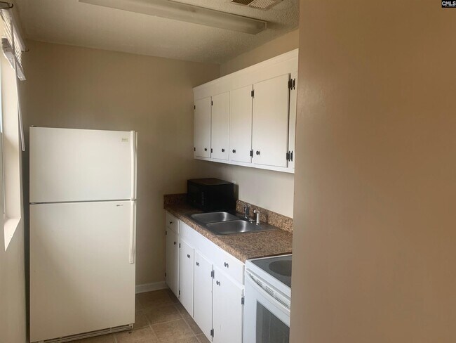 Building Photo - 487 Bushberry Rd