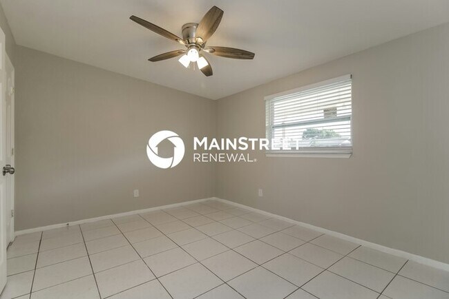 Building Photo - 4 Bedroom Pet-Friendly Home in ORLANDO, FL...