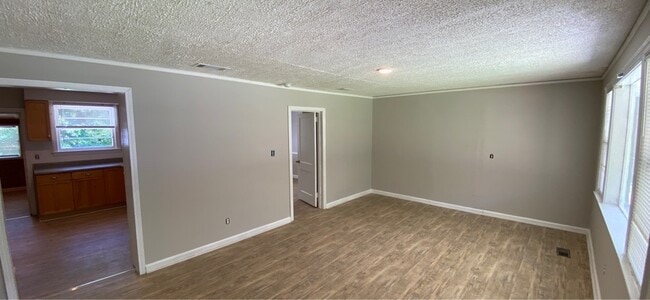 Building Photo - 46 Lafayette Dr