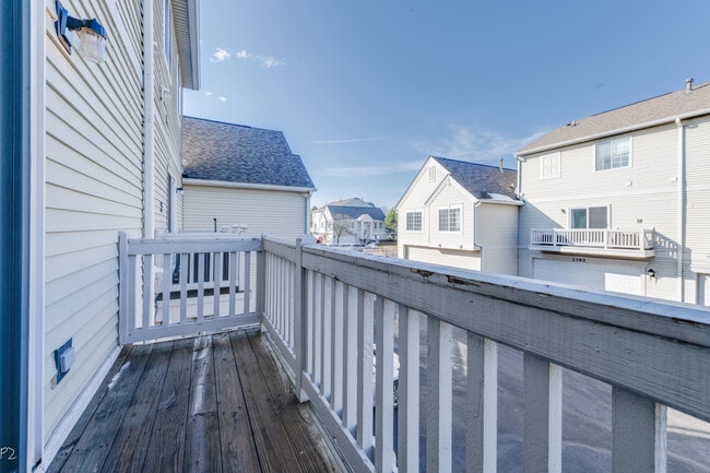 Building Photo - 3377 Ravinia Cir