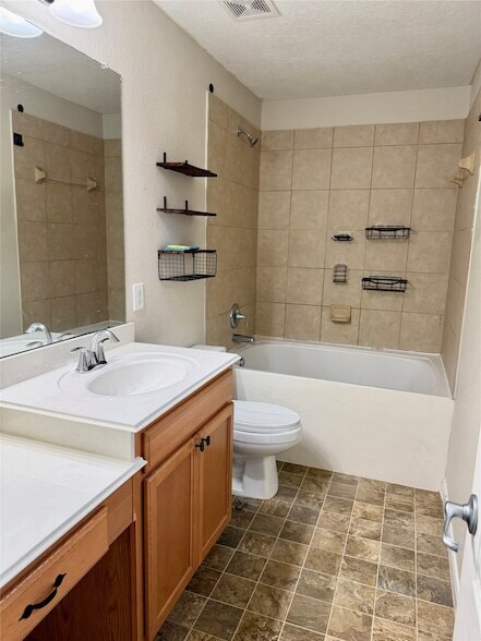 Building Photo - 16010 Limestone Lake Dr