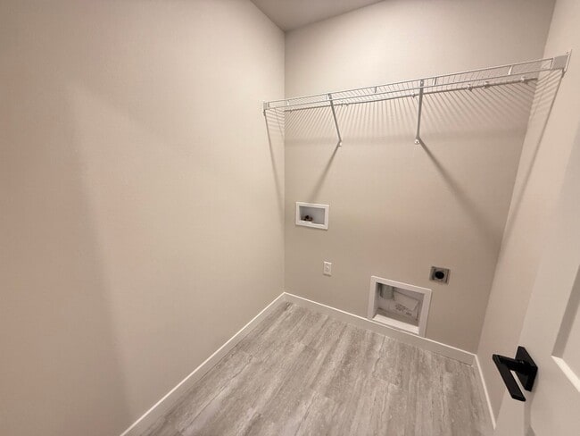 Building Photo - Brand New Stunning 5 Bed/3 Bath Home - Steven's Ranch