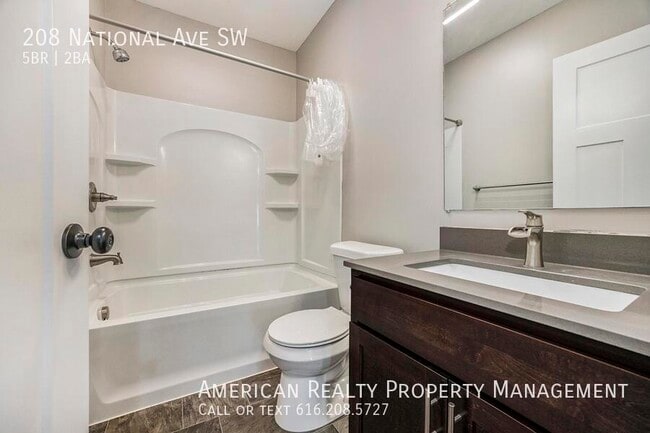 Building Photo - 208 National Ave SW