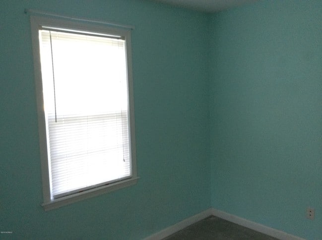 Building Photo - 114 Brody Ln