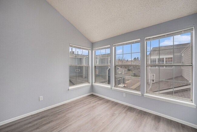 Building Photo - Lake Views in the City! **Move-In Special**