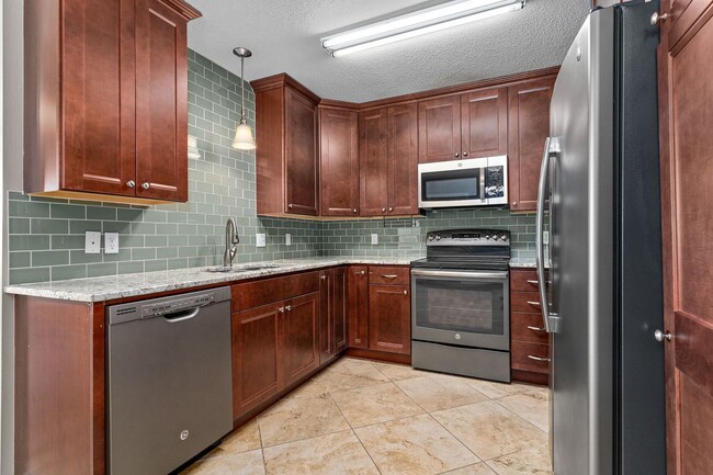 Building Photo - 5802 Park Valley Cir