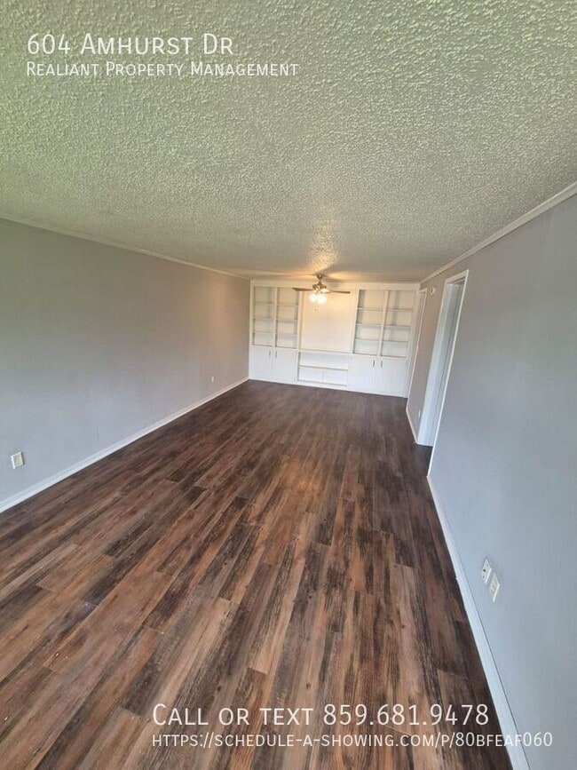 Building Photo - 604 Amhurst Dr