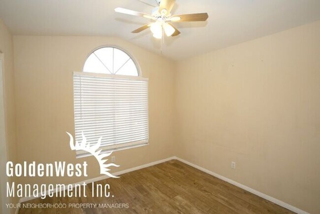 Building Photo - Elegant Cozy 3Bdm 2.5Ba Home in Las Vegas!