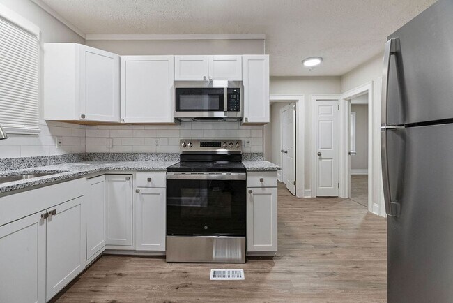 Building Photo - 207 Windsor Dr