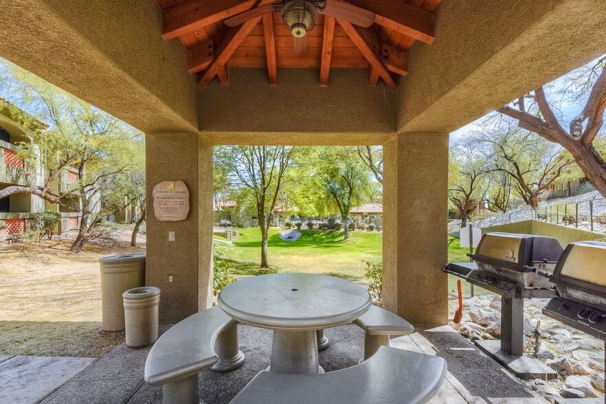 Barbecue grills close to condo - 5751 N Kolb Rd