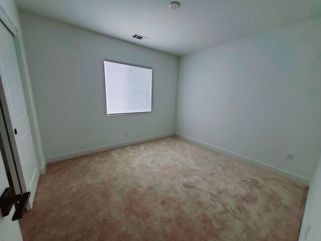 Building Photo - Righetti Ranch Townhouse