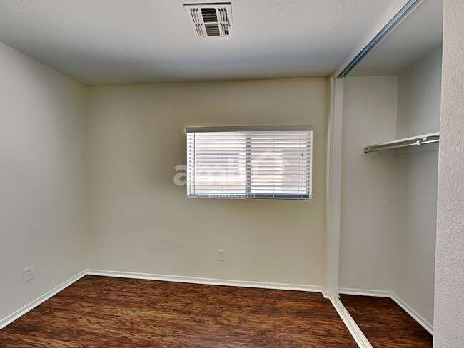 Building Photo - 15445 W Cameron Dr