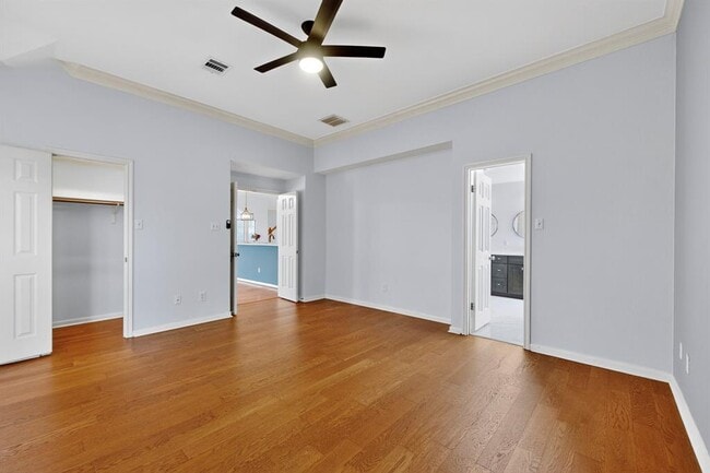 Building Photo - 15114 Wells Port Dr