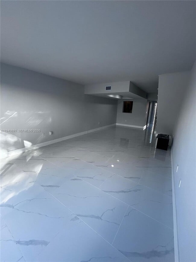 Building Photo - 3820 W 9th Way