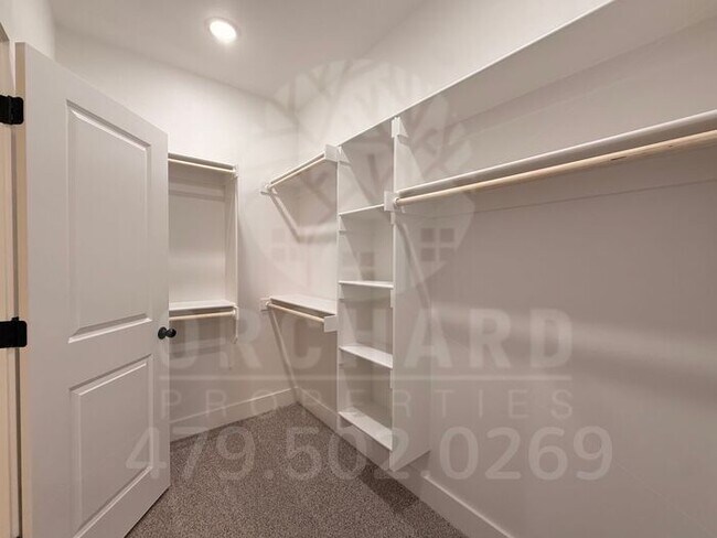 Building Photo - Bella Vista Single-Family Home- 3 Bed/ 2 Bath- Well-Designed Fernley Plan