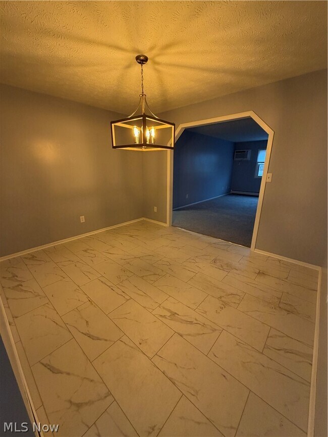 Building Photo - 118 Carter Cir