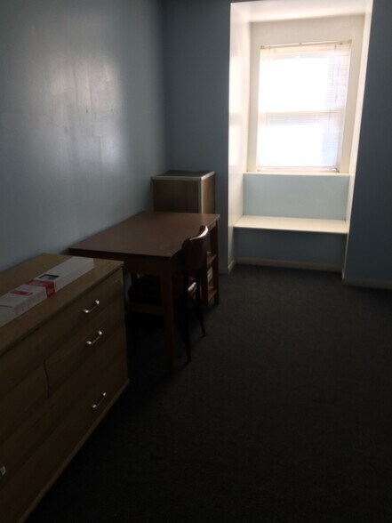 Building Photo - 355 Oakland Ave