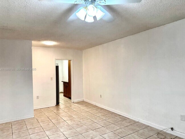 Building Photo - 3401 SW 9th Terrace