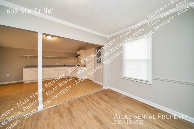 Building Photo - 609 8th St NW