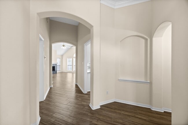 Building Photo - 623 S Marathon Way