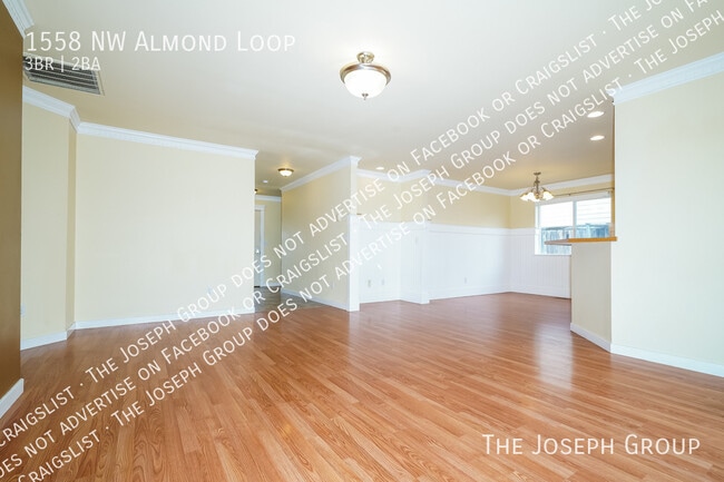 Building Photo - 1558 NW Almond Loop