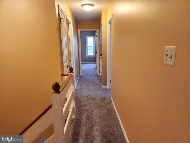 Building Photo - 449 Oakmont Ct