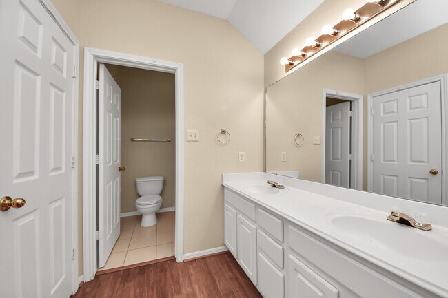 Building Photo - 21611 Shallow Glen Ln