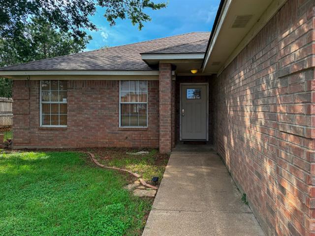 Building Photo - 1202 Spell Ave
