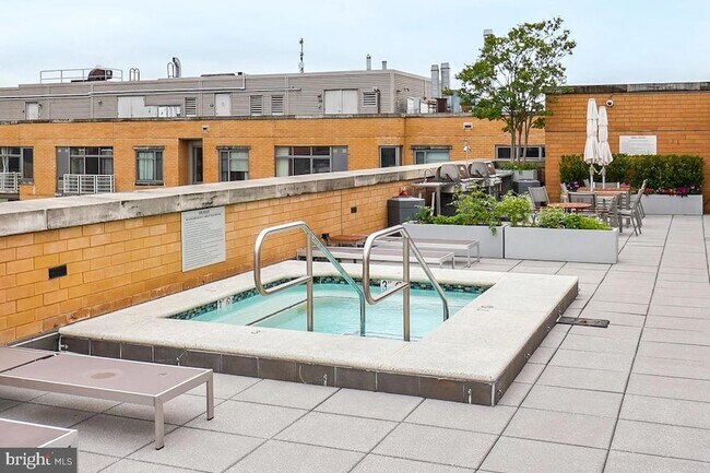 Building Photo - 475 K St NW