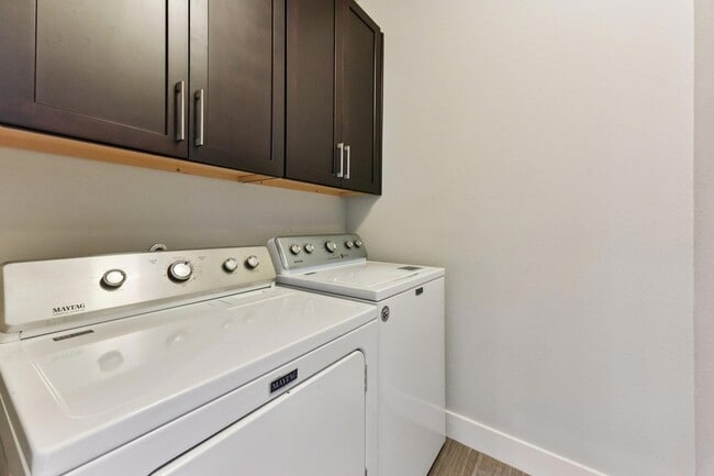 Building Photo - 8110 RANCH ROAD 2222