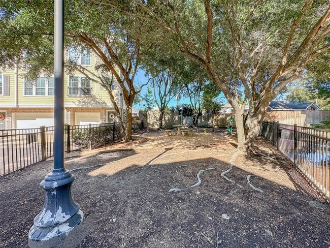 Building Photo - 3001 Murworth Dr