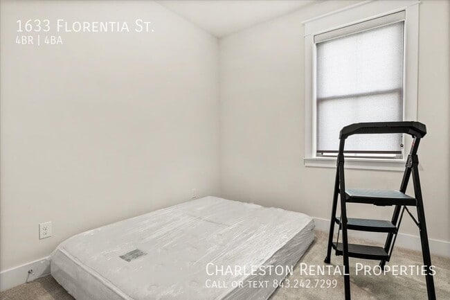 Building Photo - 1633 Florentia St