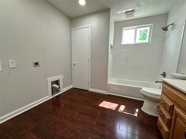 Building Photo - 335 Bayou Dr