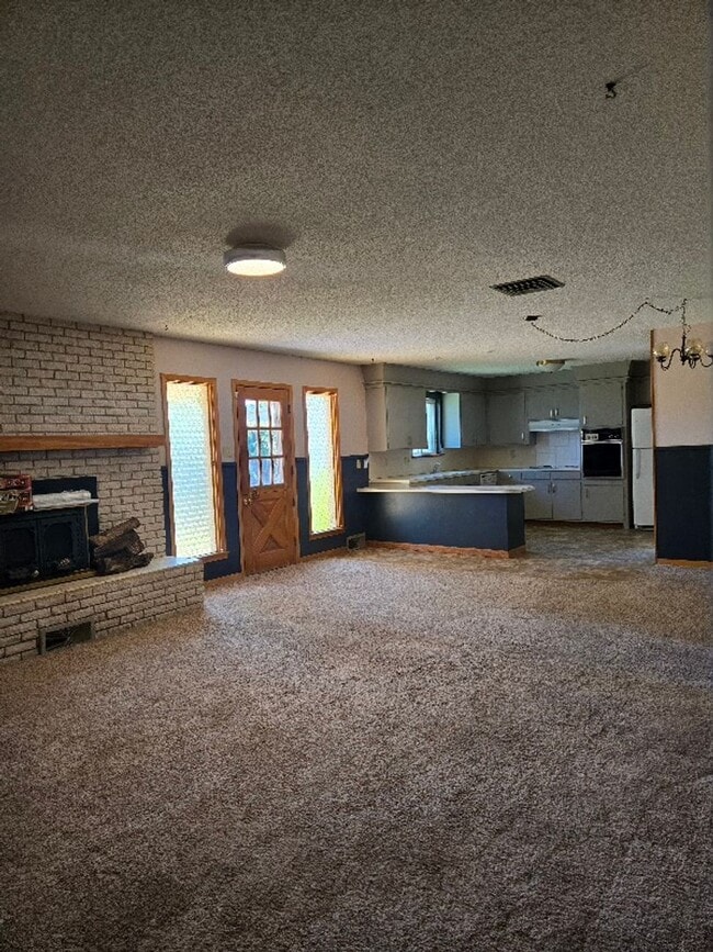 Building Photo - 1324 Stratford Ln