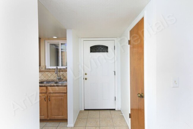 Building Photo - 1265 Bombay Cir