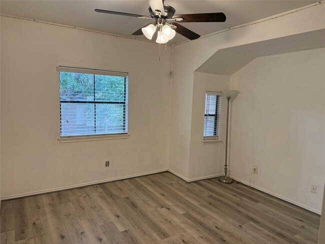 Building Photo - 1103 Dulles Ave