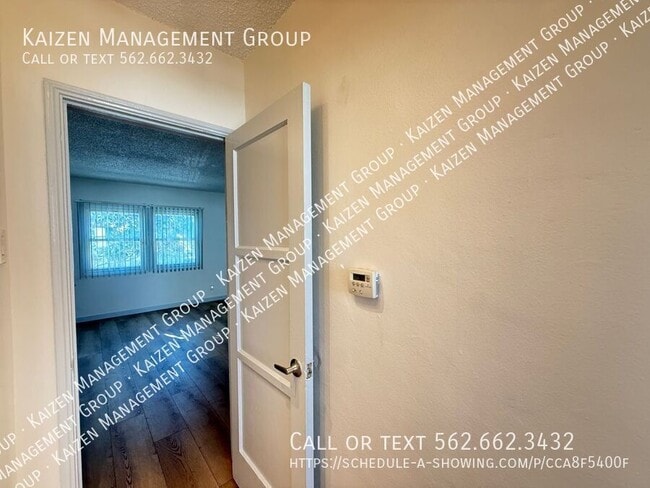 Building Photo - 600-602 S Fir Ave-6