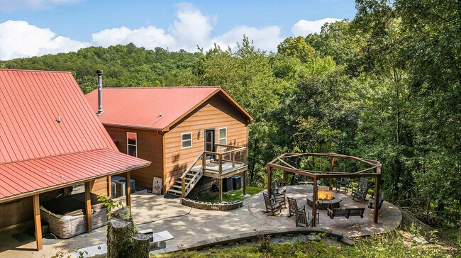 Building Photo - 2209 Henderson Springs Rd