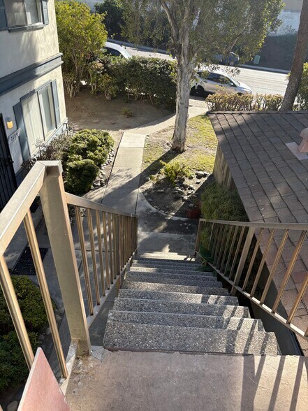 Building Photo - 2188 Via Robles