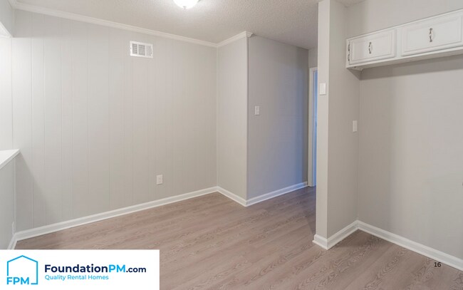 Building Photo - 2041 Dawson Ln